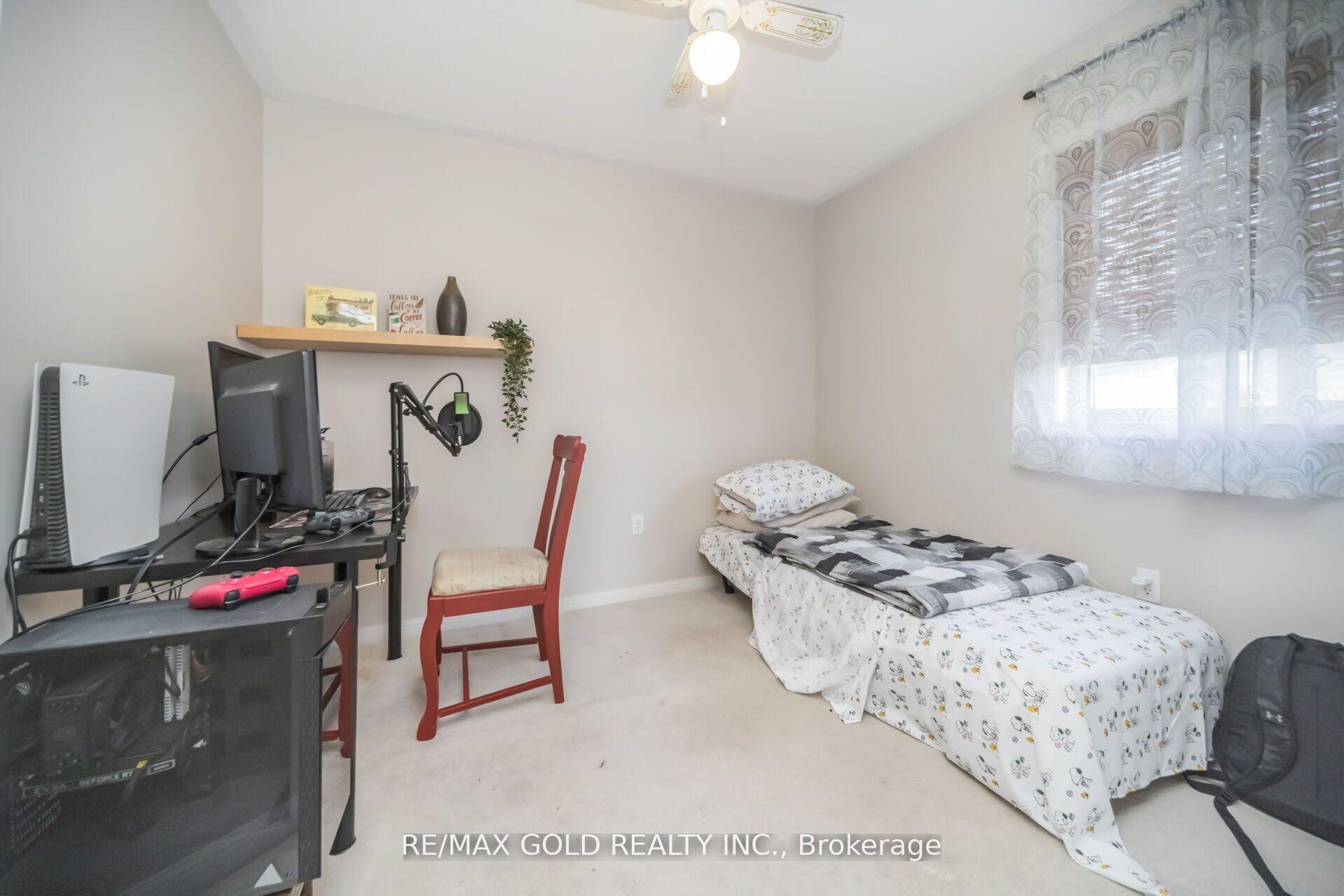 Photo 32 of 70 Sweetwood Circle, Brampton, Fletcher's Meadow — HOMEH