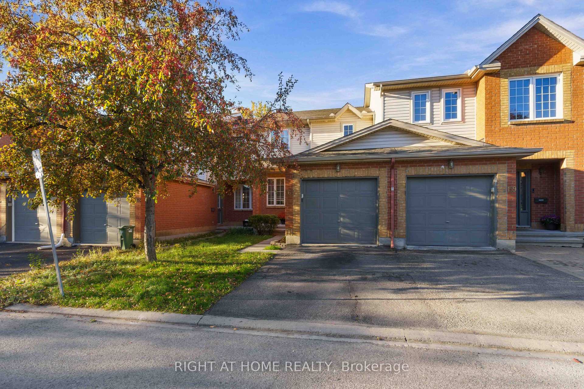 Photo of 161 Kinross Private