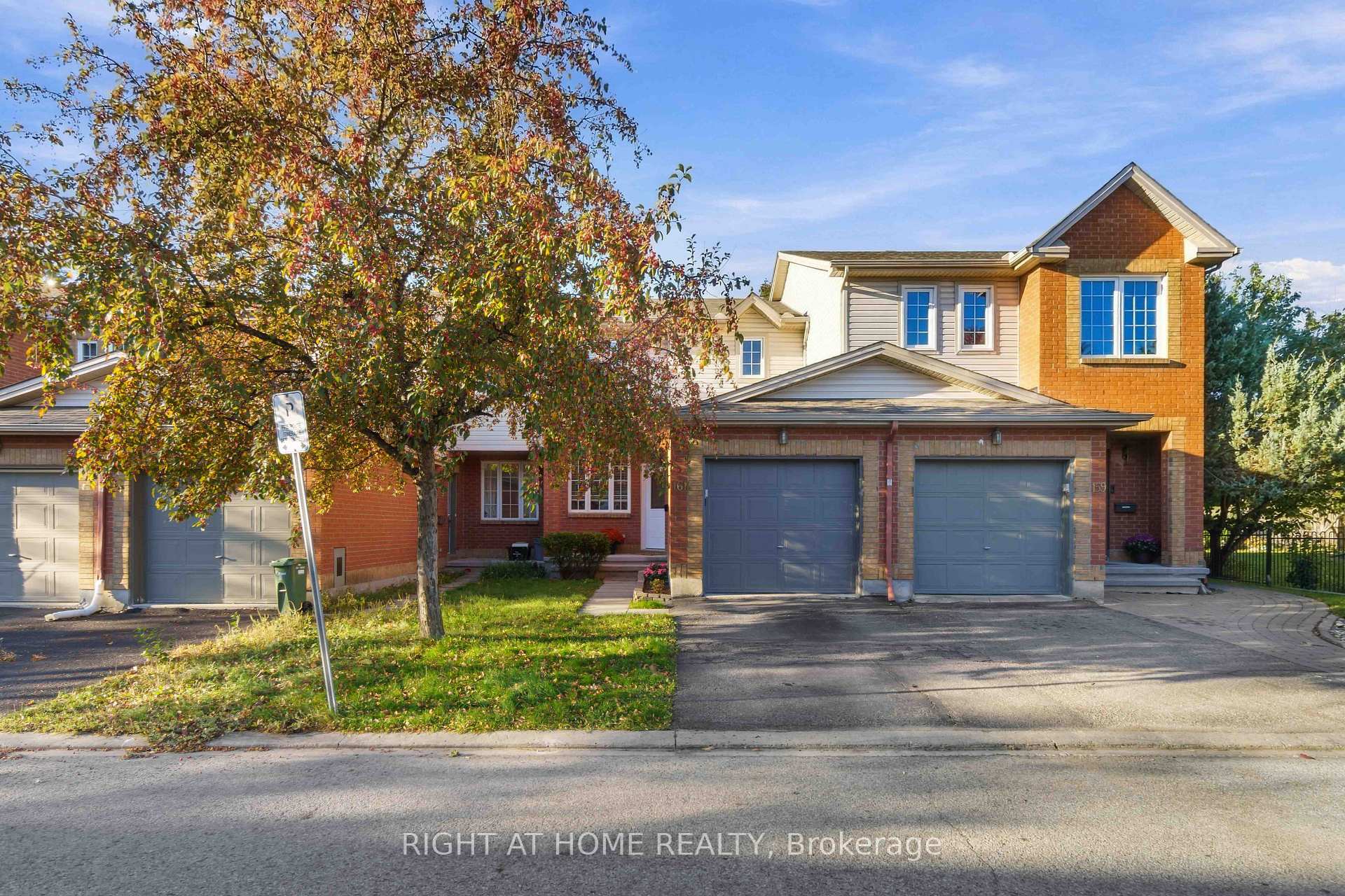Photo 2 of 161 Kinross Private, Ottawa, Kanata - Morgan's Grant/South March — HOMEH