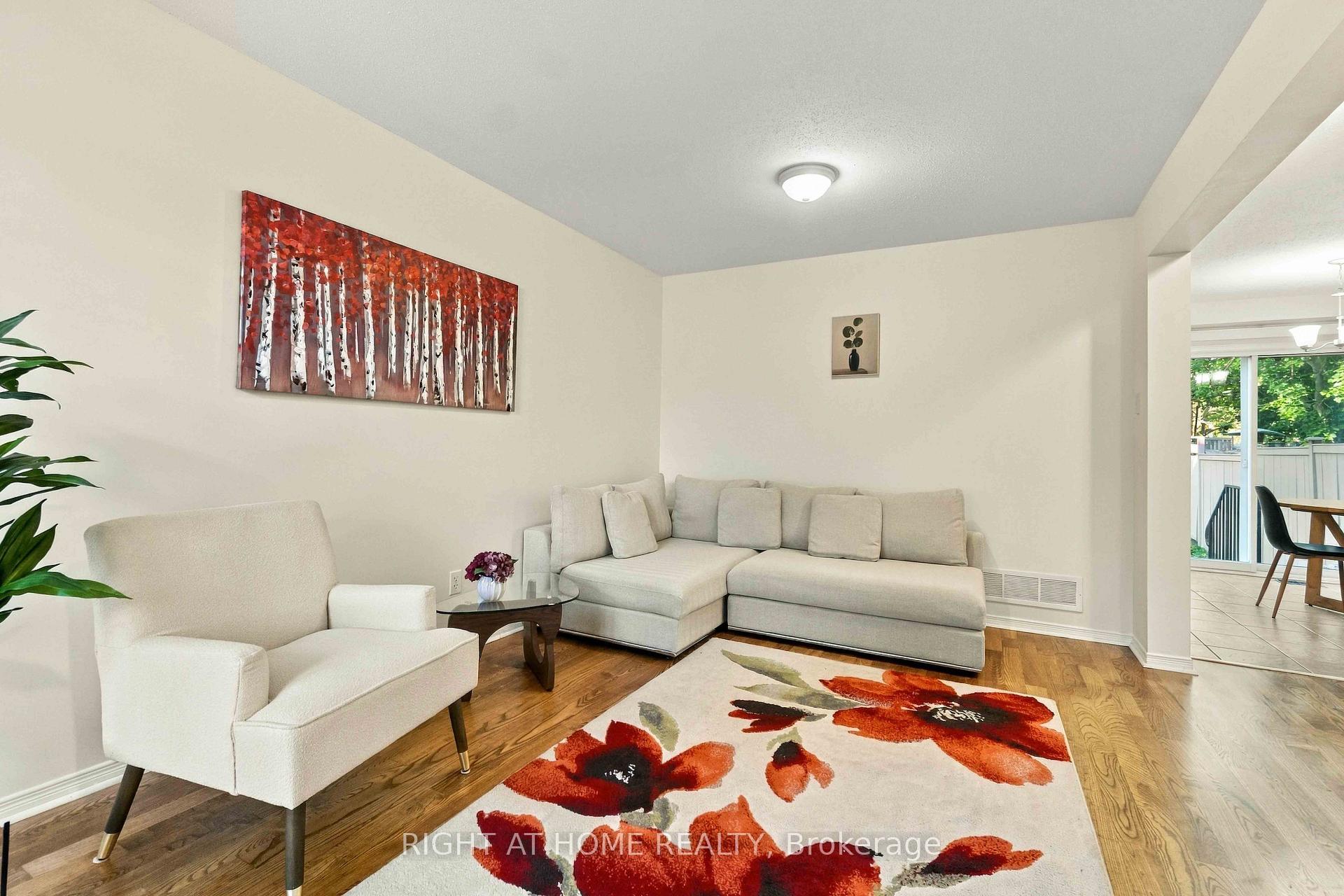 Photo 5 of 161 Kinross Private, Ottawa, Kanata - Morgan's Grant/South March — HOMEH