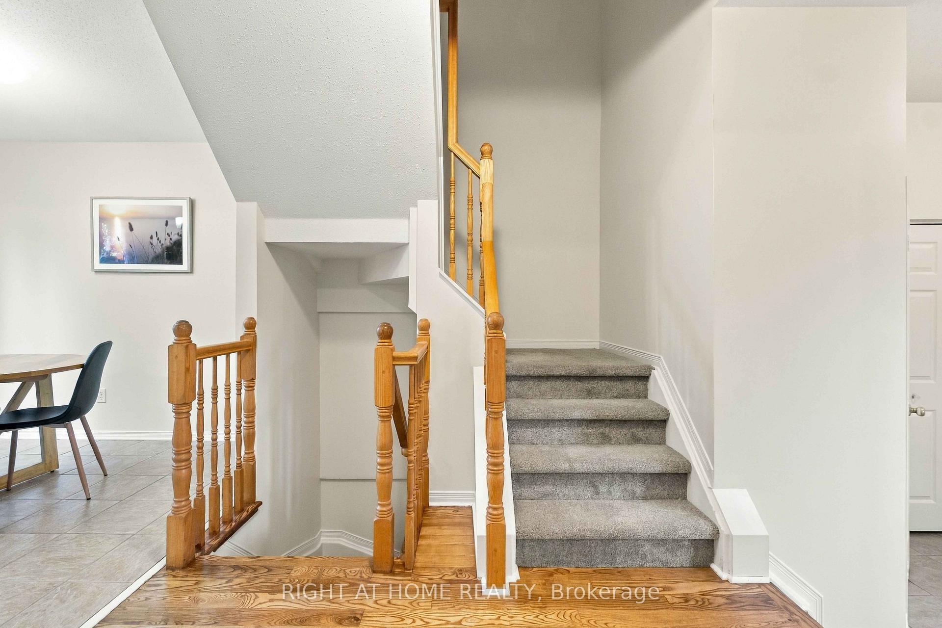 Photo 9 of 161 Kinross Private, Ottawa, Kanata - Morgan's Grant/South March — HOMEH