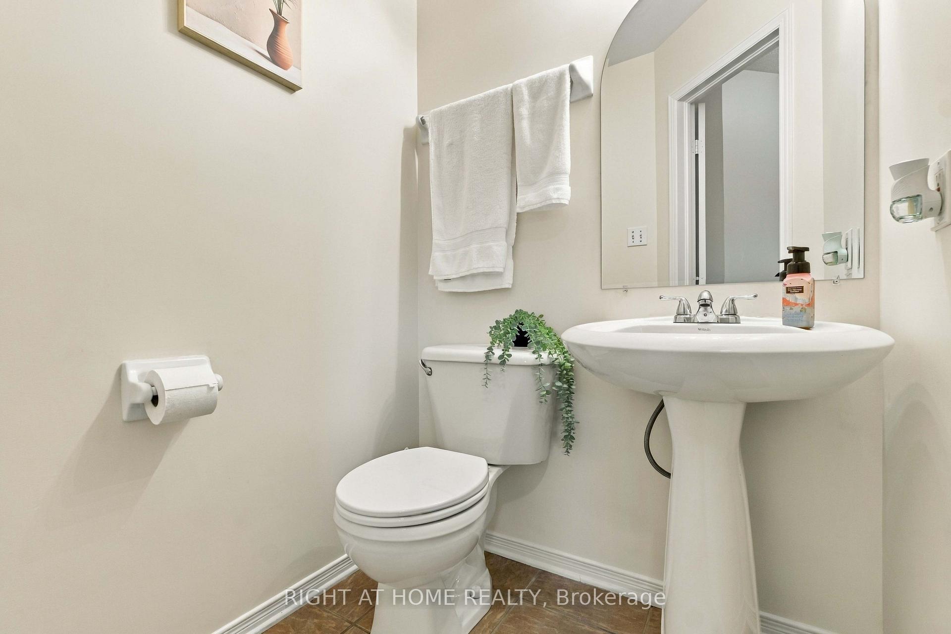 Photo 16 of 161 Kinross Private, Ottawa, Kanata - Morgan's Grant/South March — HOMEH