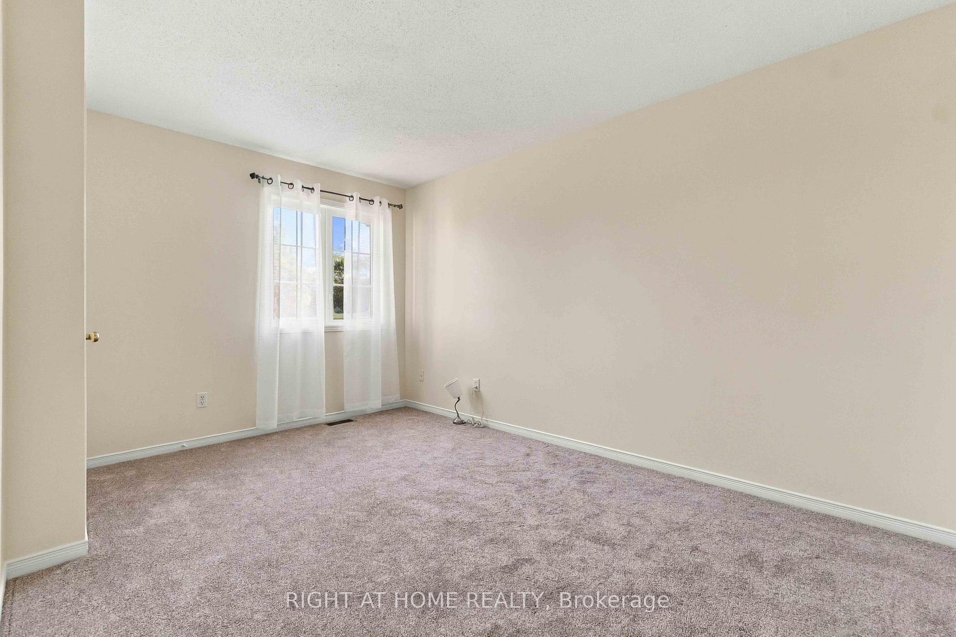 Photo 18 of 161 Kinross Private, Ottawa, Kanata - Morgan's Grant/South March — HOMEH