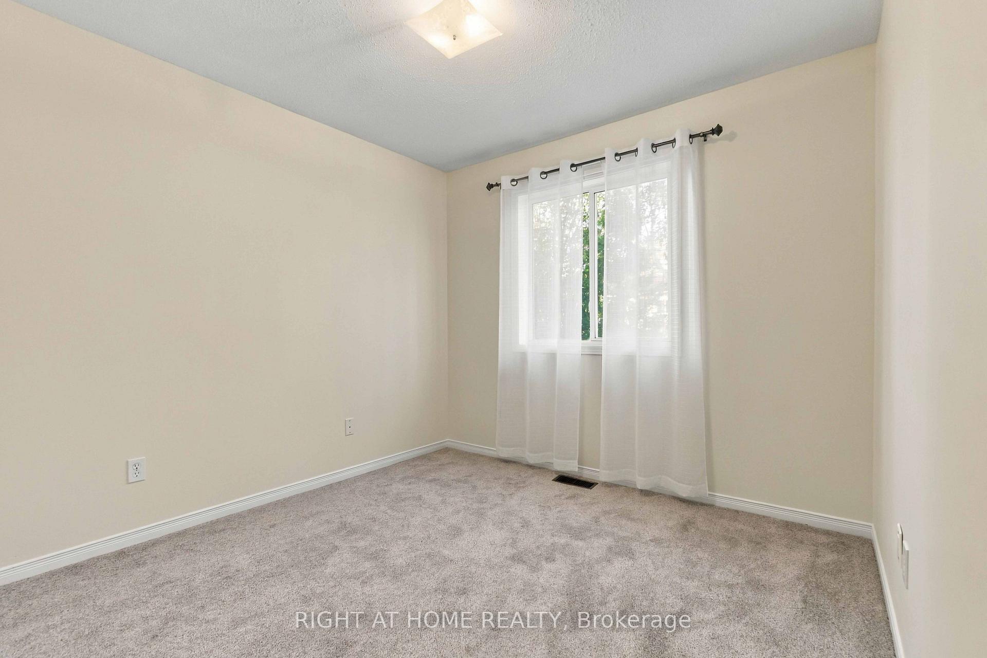 Photo 20 of 161 Kinross Private, Ottawa, Kanata - Morgan's Grant/South March — HOMEH
