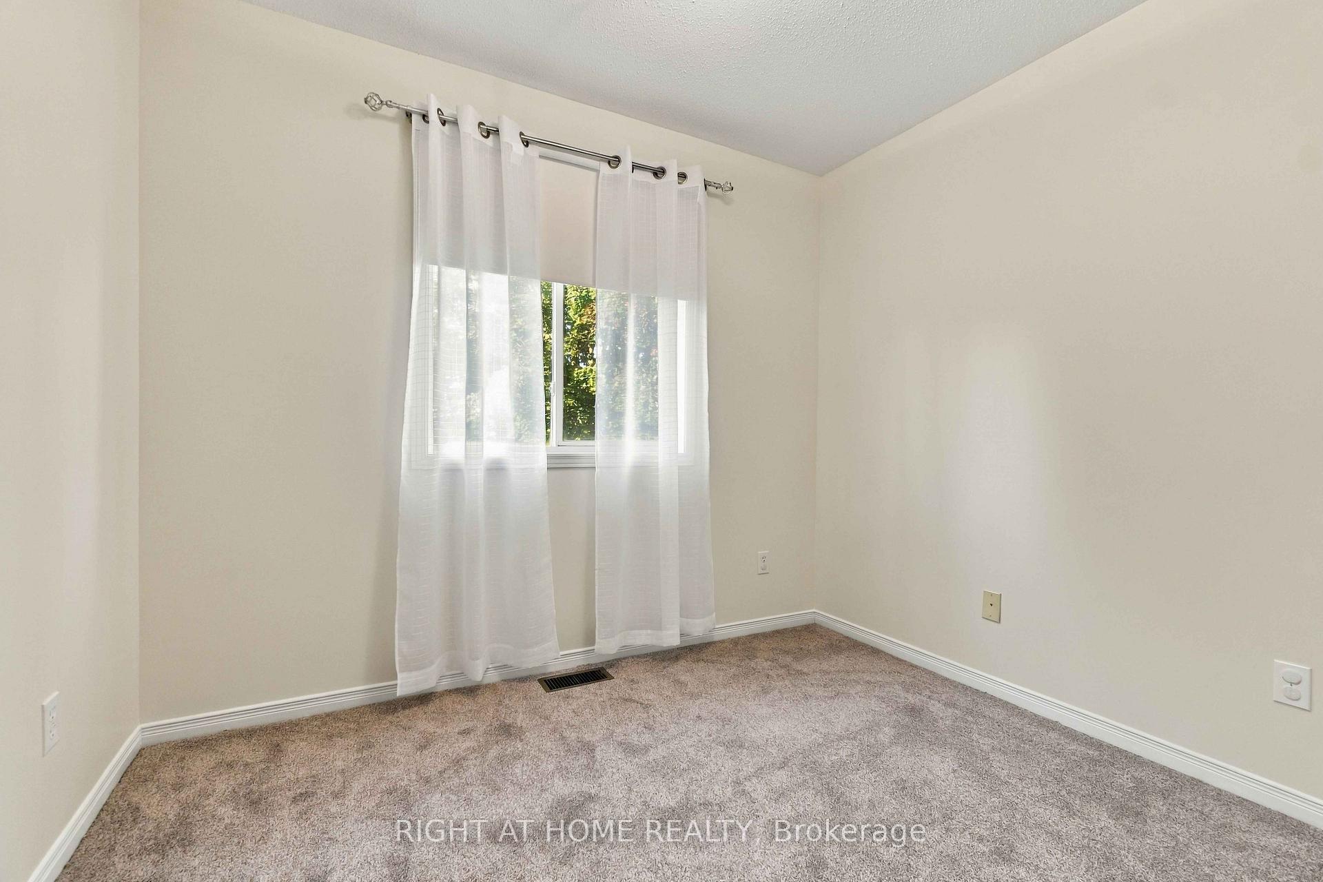 Photo 22 of 161 Kinross Private, Ottawa, Kanata - Morgan's Grant/South March — HOMEH