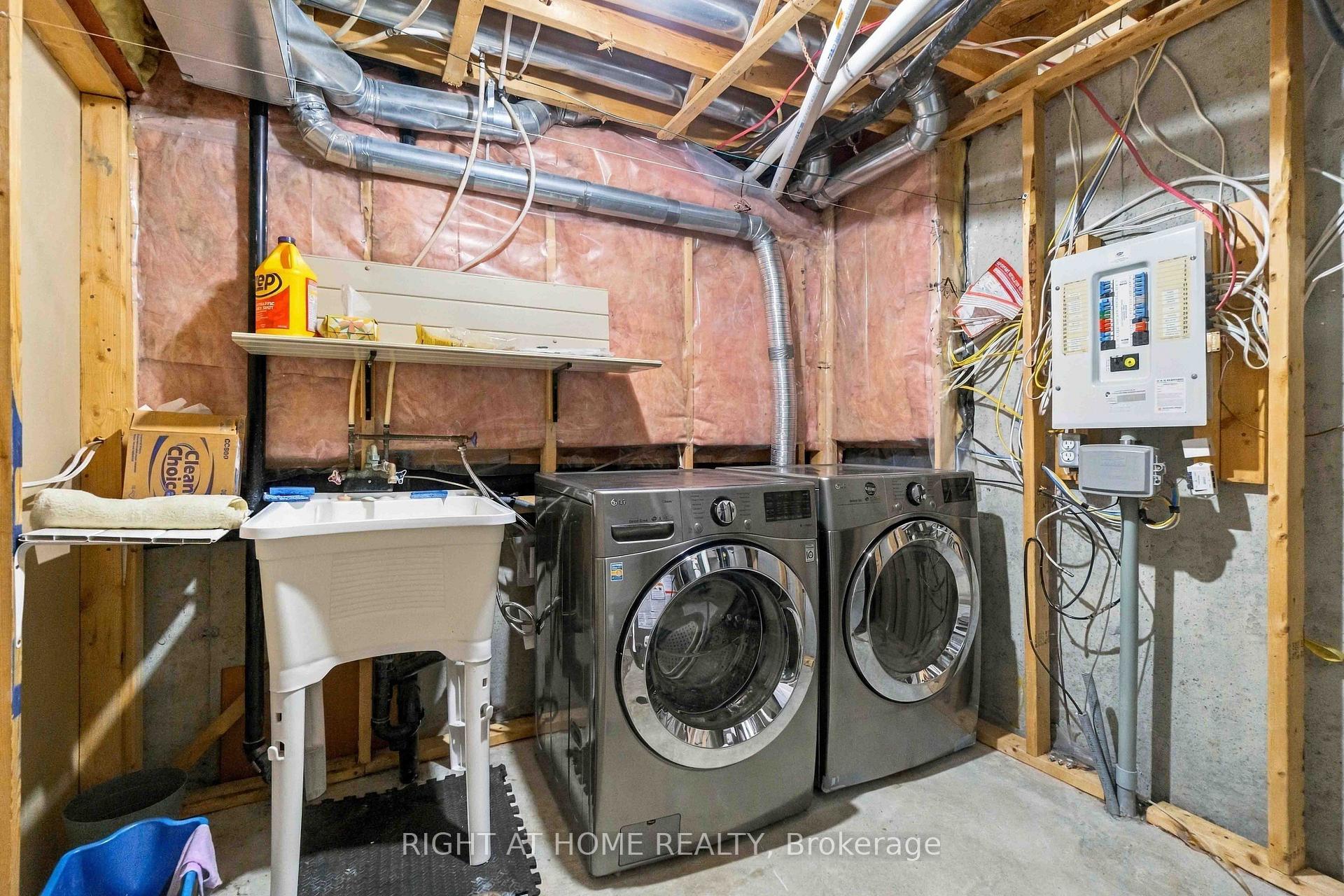 Photo 27 of 161 Kinross Private, Ottawa, Kanata - Morgan's Grant/South March — HOMEH