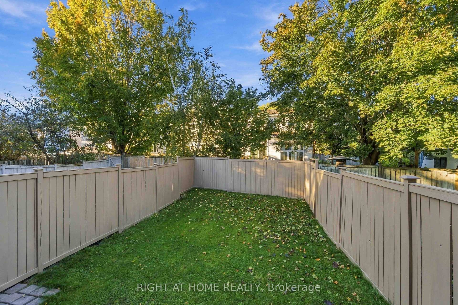 Photo 28 of 161 Kinross Private, Ottawa, Kanata - Morgan's Grant/South March — HOMEH