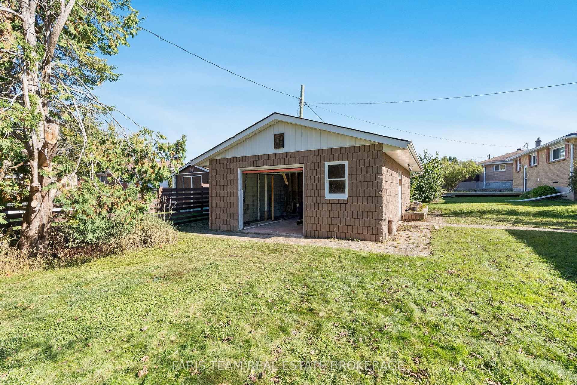 Photo 15 of 82 Oakley Park Square, Barrie, Wellington — HOMEH