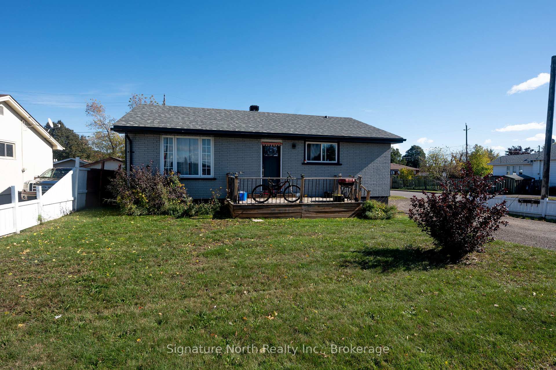 Photo of 420 Edward Street N