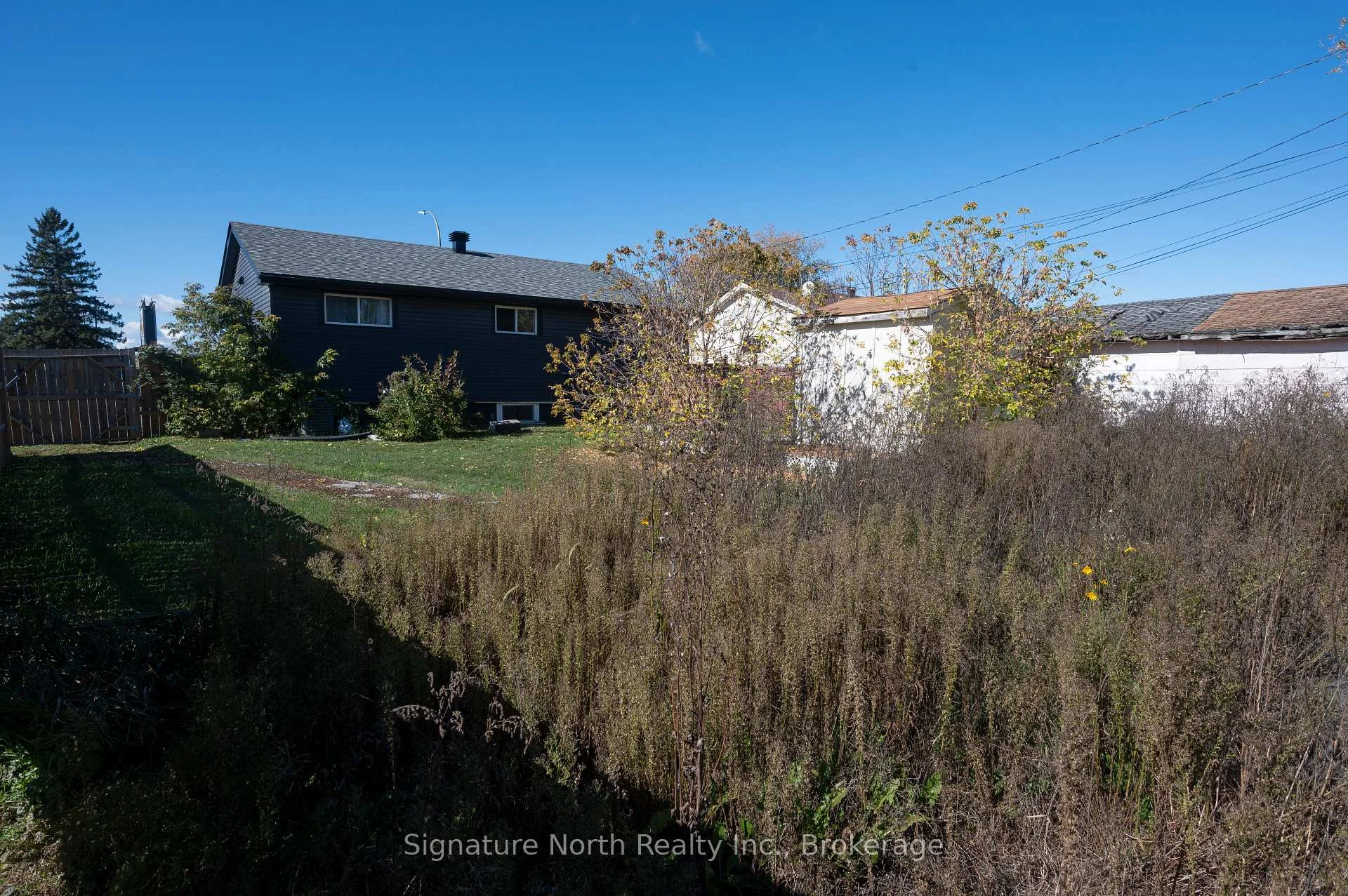 Photo 3 of 420 Edward Street N, Thunder Bay, Northwood Park — HOMEH