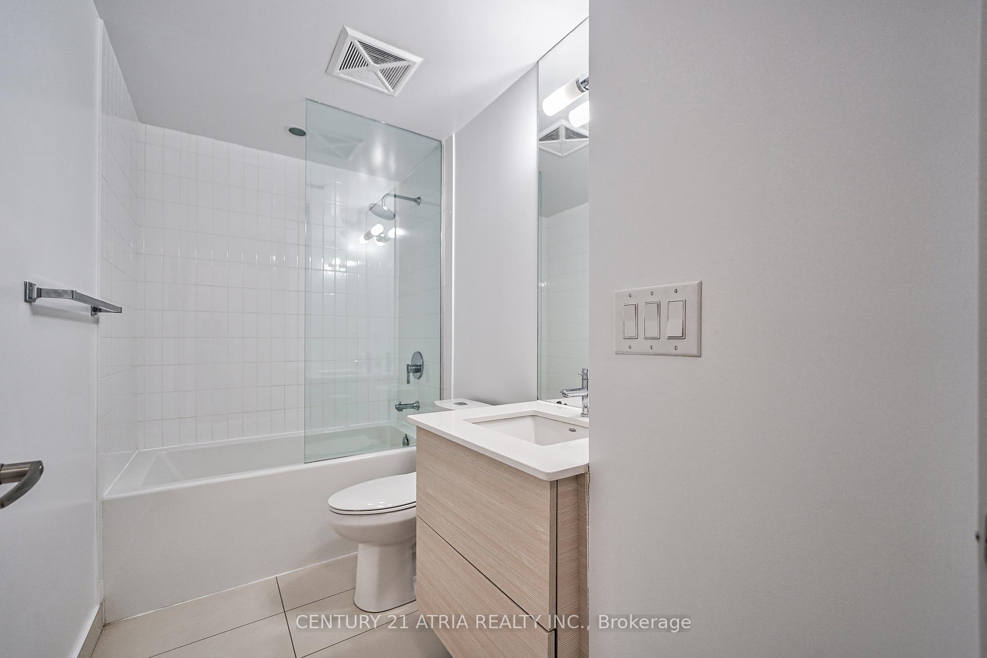 Photo 11 of Unit 1003, 210 Simcoe Street, Toronto, Kensington-Chinatown — HOMEH