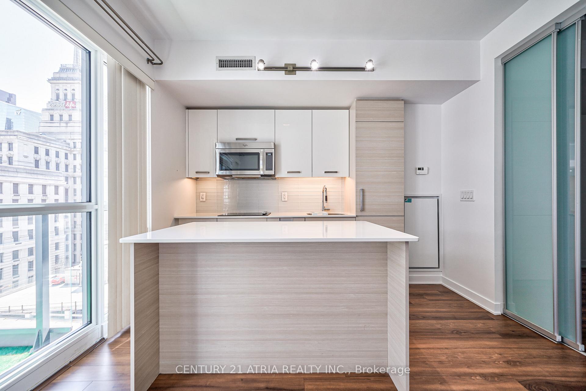Photo 15 of Unit 1003, 210 Simcoe Street, Toronto, Kensington-Chinatown — HOMEH