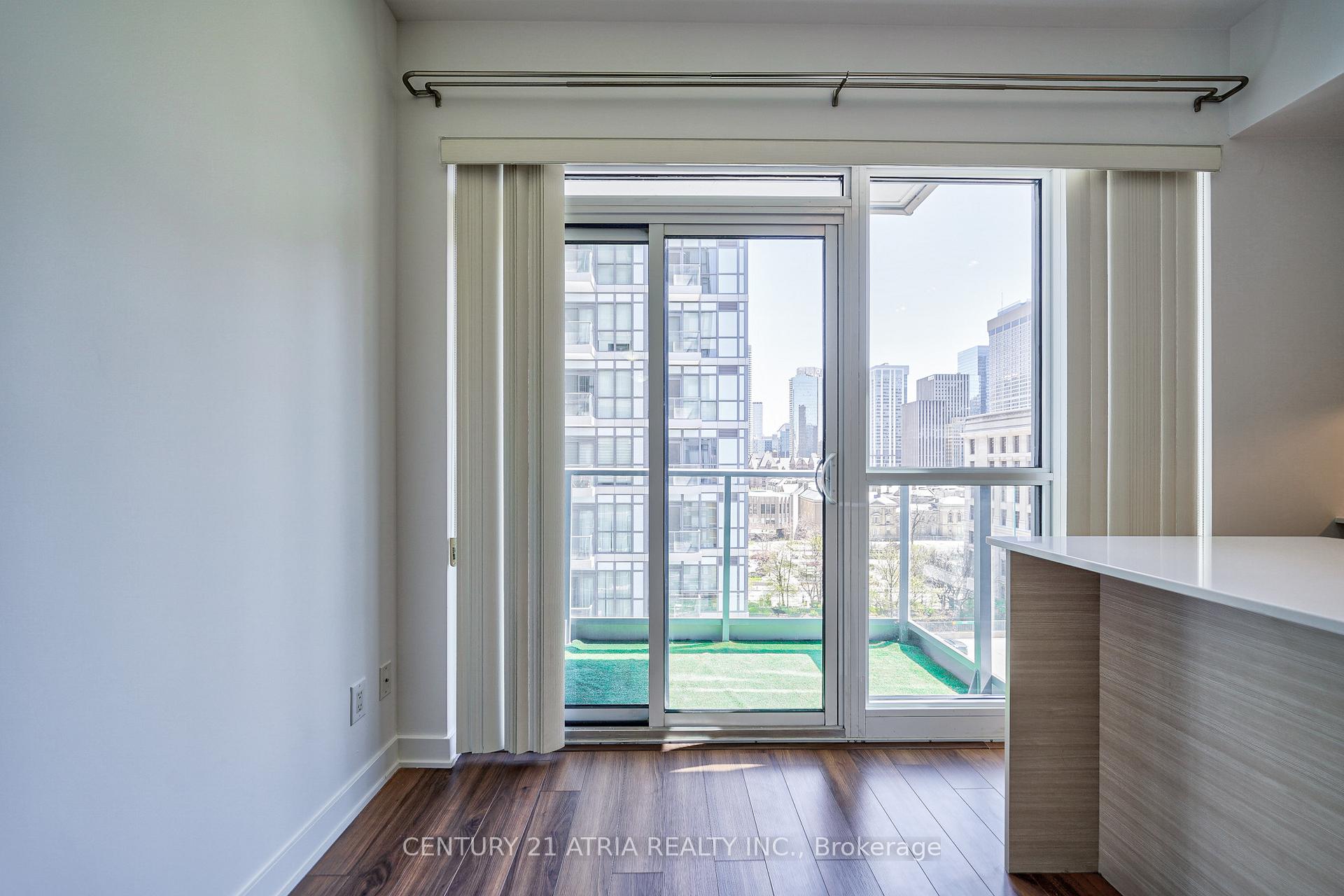 Photo 25 of Unit 1003, 210 Simcoe Street, Toronto, Kensington-Chinatown — HOMEH
