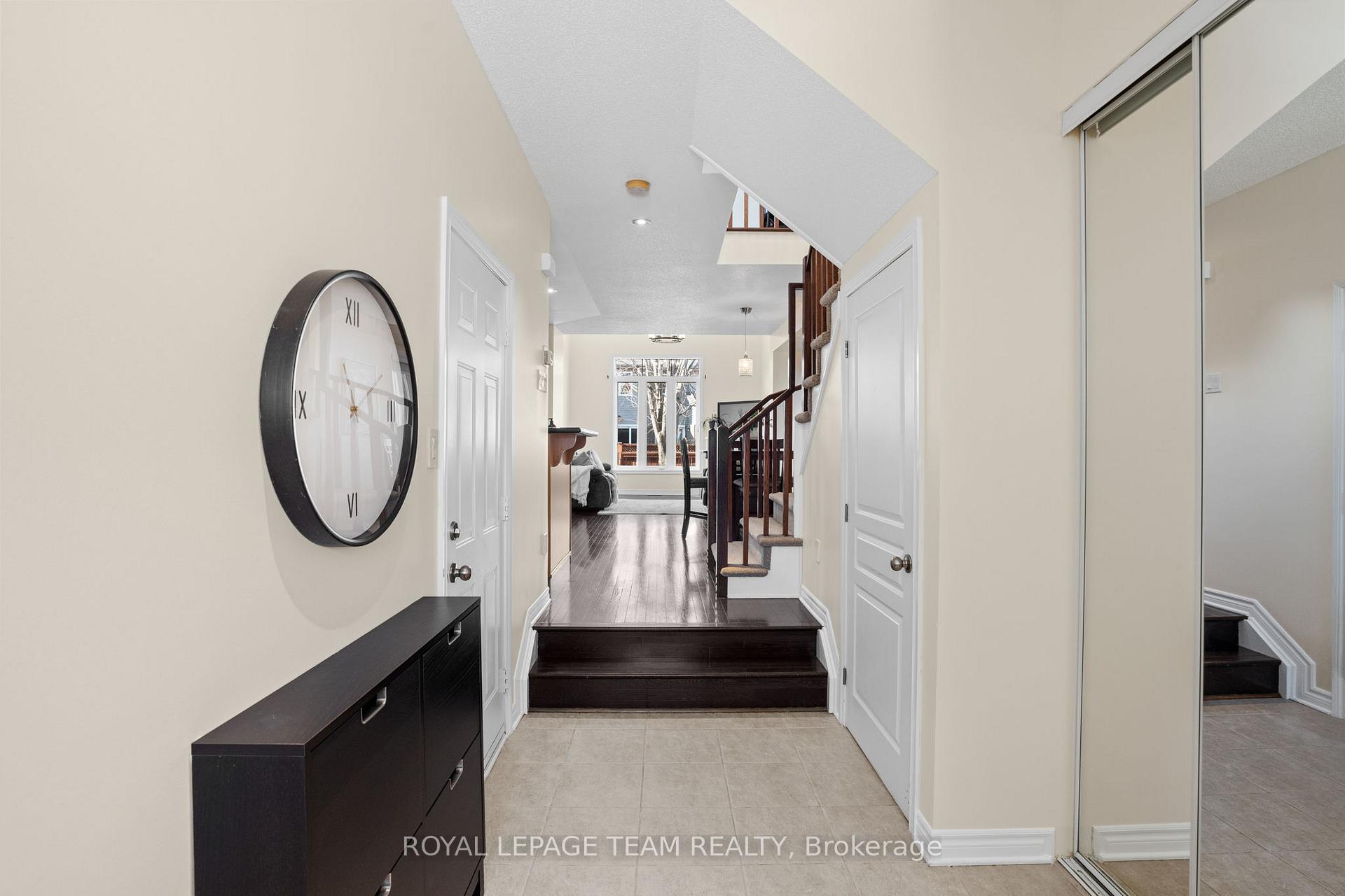 Photo 5 of 447 Grey Seal Circle, Ottawa, Riverside South/Gloucester Glen — HOMEH
