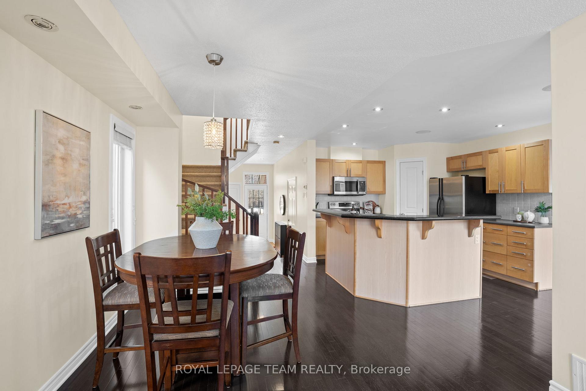 Photo 8 of 447 Grey Seal Circle, Ottawa, Riverside South/Gloucester Glen — HOMEH