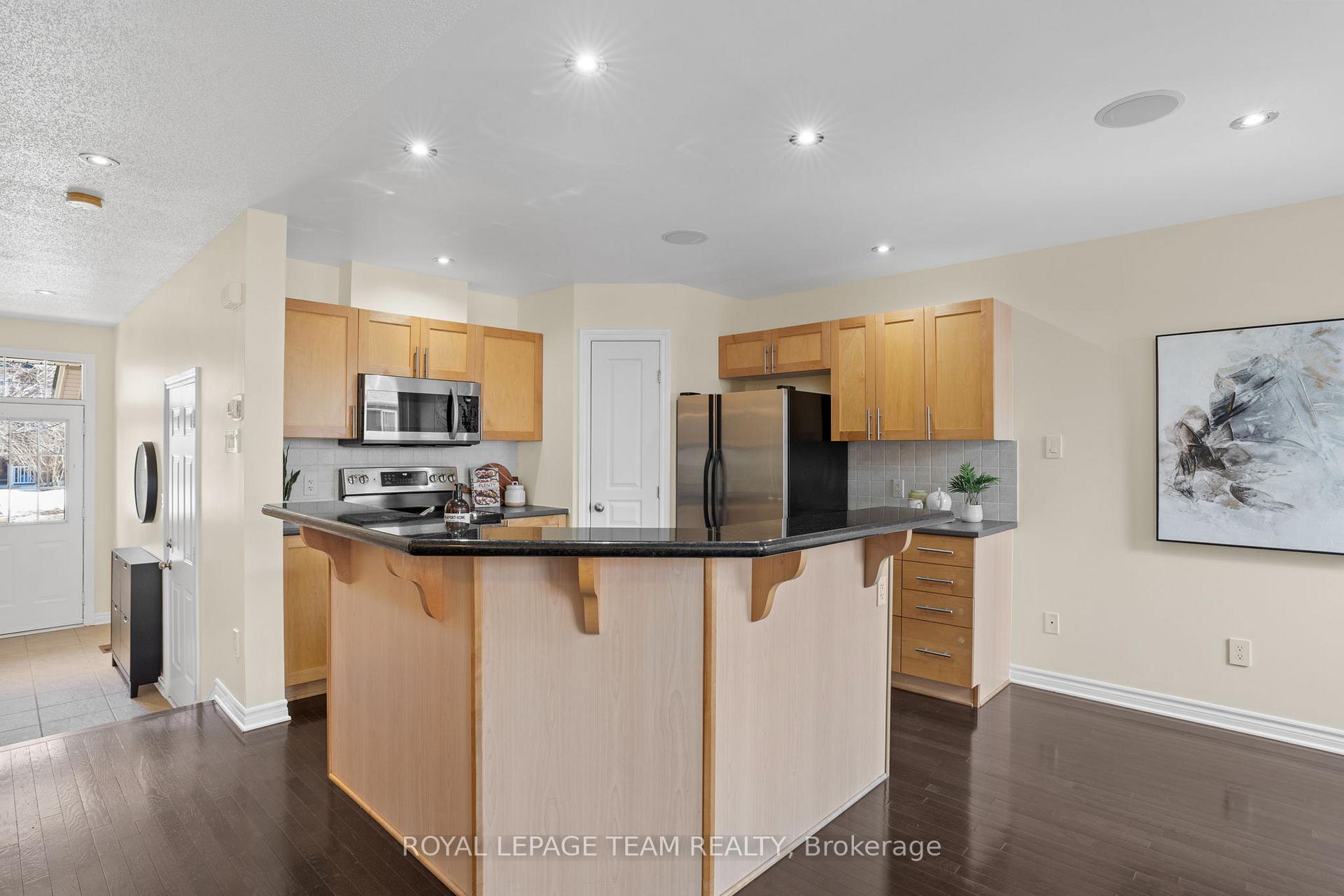Photo 9 of 447 Grey Seal Circle, Ottawa, Riverside South/Gloucester Glen — HOMEH