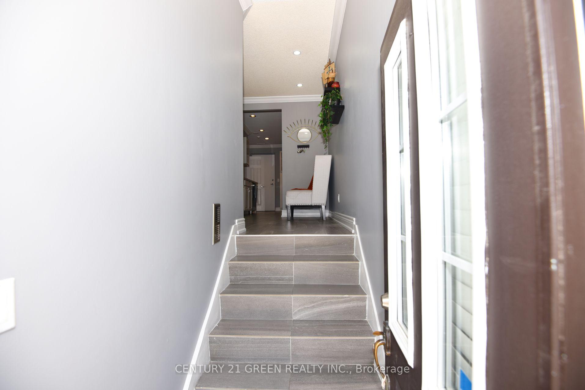 Photo 5 of Unit 306, 1400 The Esplanade N, Pickering, Town Centre — HOMEH