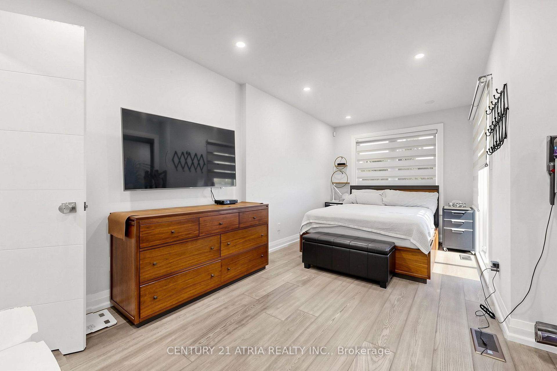 Photo 23 of 5 Bertmount Avenue, Toronto, South Riverdale — HOMEH