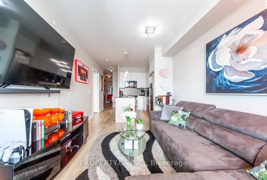 Photo 3 of Unit 906, 9471 Yonge Street, Richmond Hill, Observatory — HOMEH