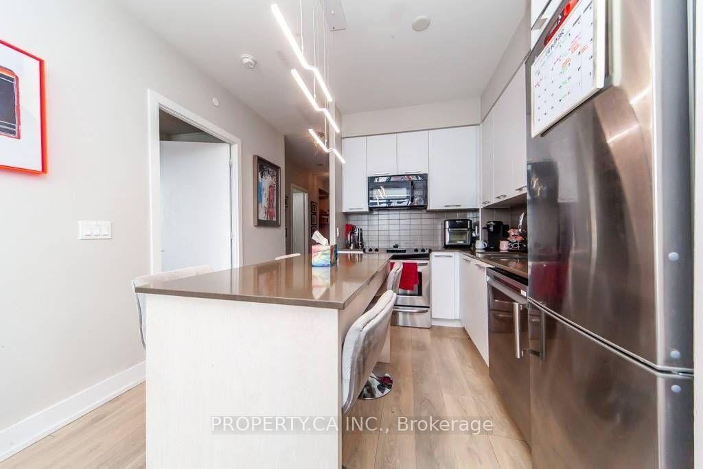 Photo 4 of Unit 906, 9471 Yonge Street, Richmond Hill, Observatory — HOMEH