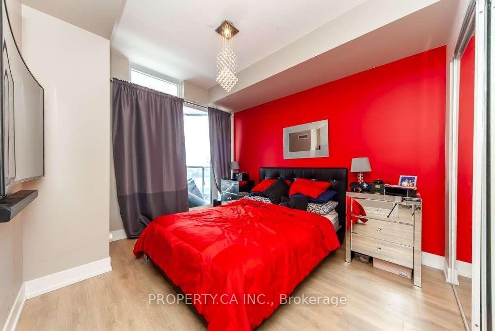 Photo 7 of Unit 906, 9471 Yonge Street, Richmond Hill, Observatory — HOMEH