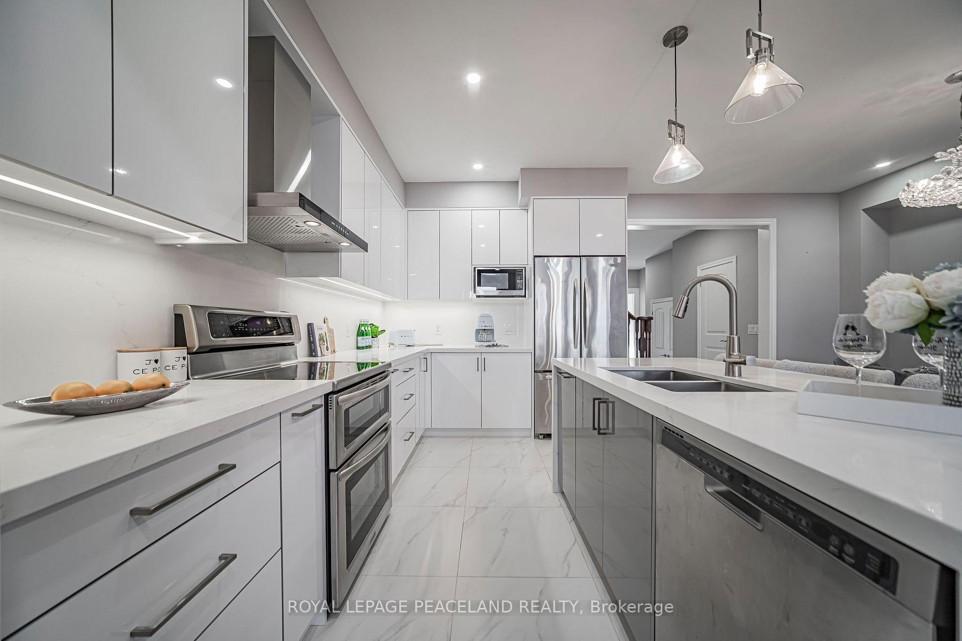 Photo 15 of 129 Lacewood Drive, Richmond Hill, Westbrook — HOMEH