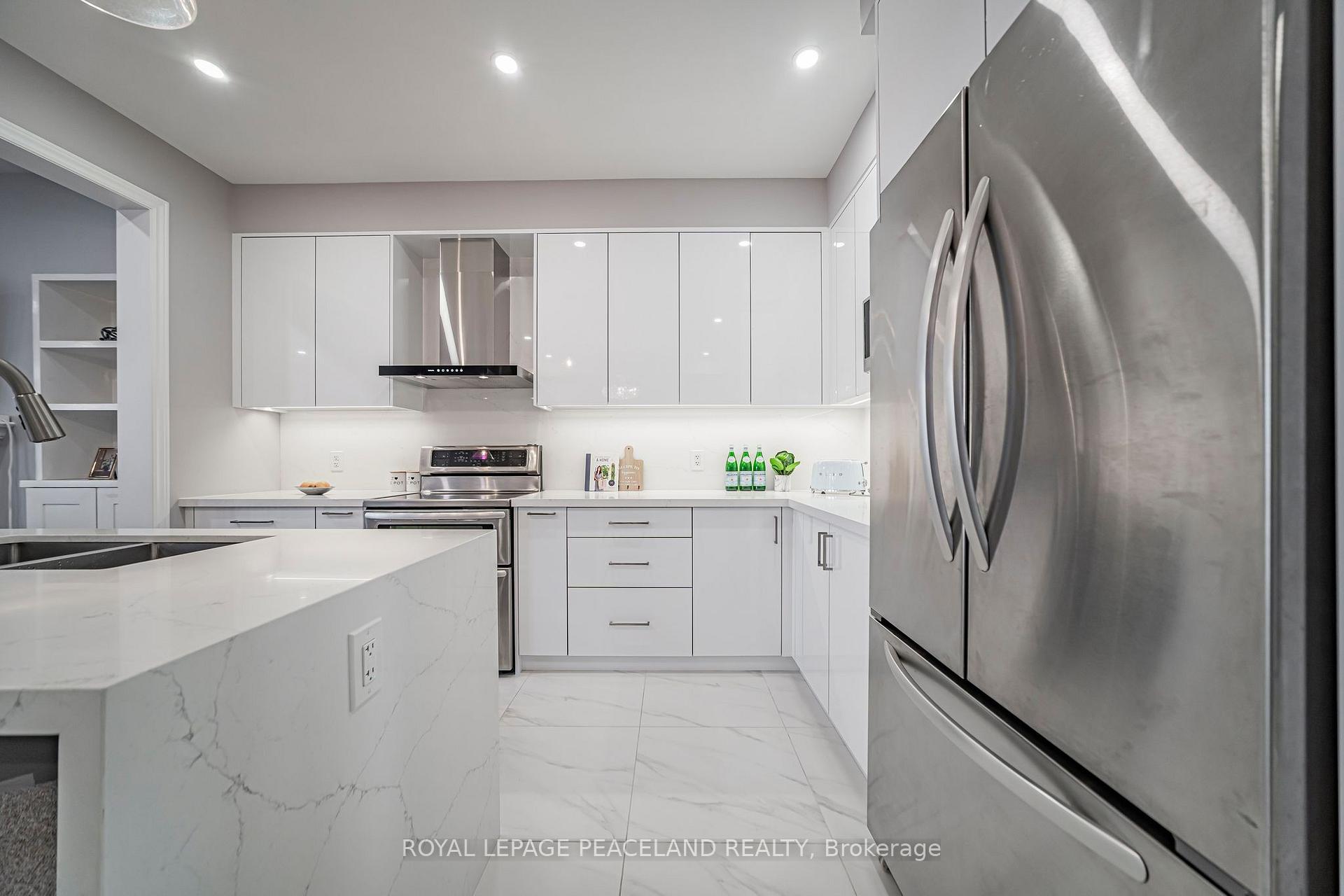 Photo 16 of 129 Lacewood Drive, Richmond Hill, Westbrook — HOMEH