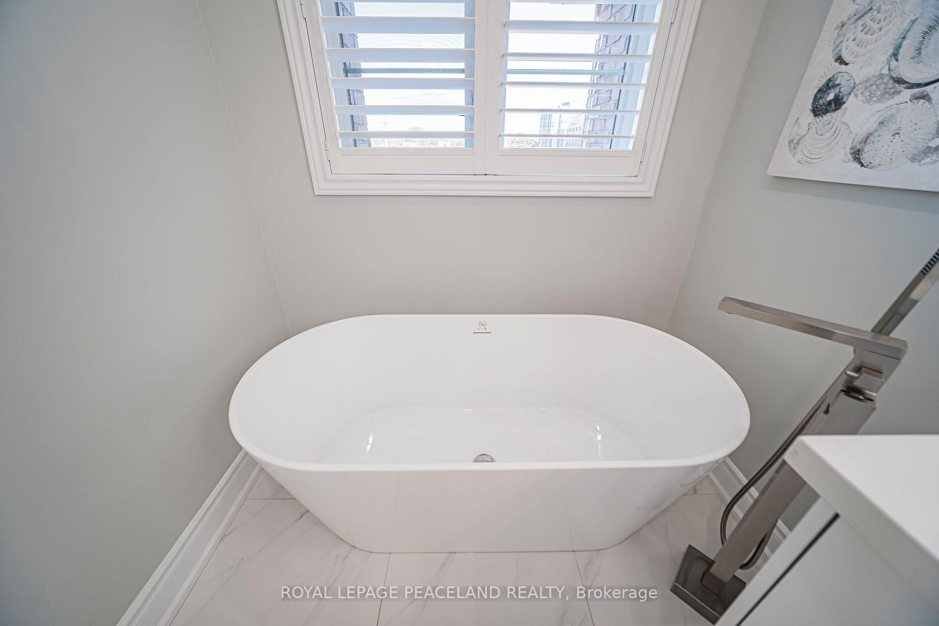 Photo 30 of 129 Lacewood Drive, Richmond Hill, Westbrook — HOMEH