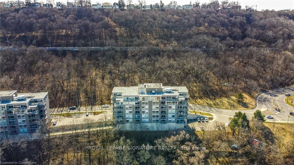 Photo 3 of Unit 402, 455 Charlton Avenue E, Hamilton, Stinson — HOMEH