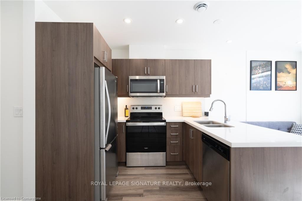 Photo 5 of Unit 402, 455 Charlton Avenue E, Hamilton, Stinson — HOMEH
