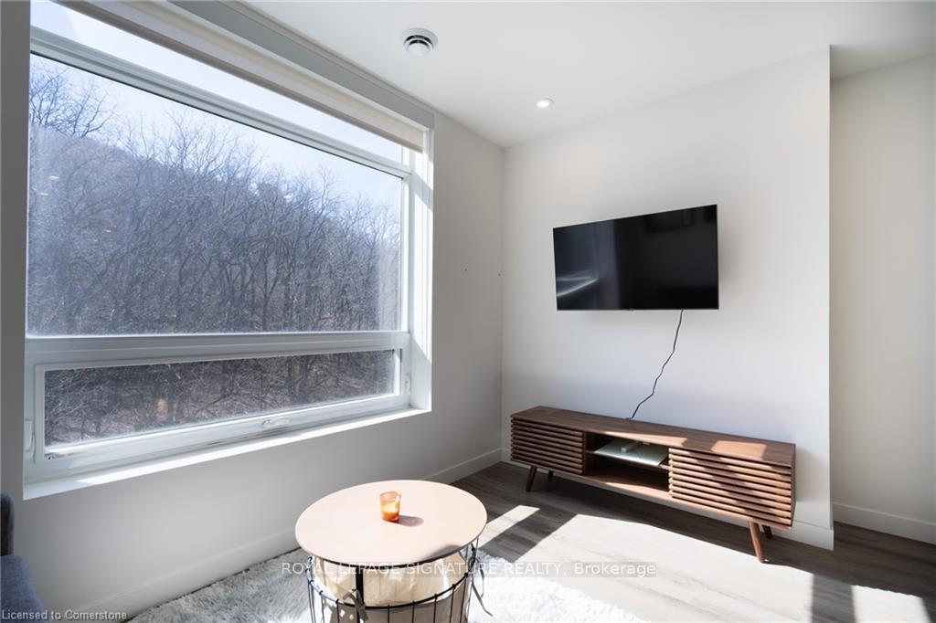 Photo 9 of Unit 402, 455 Charlton Avenue E, Hamilton, Stinson — HOMEH