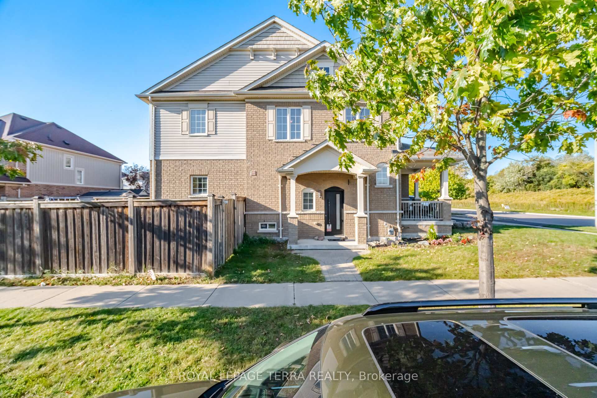 Photo 4 of 86 Edwin Carr Street, Clarington, Bowmanville — HOMEH