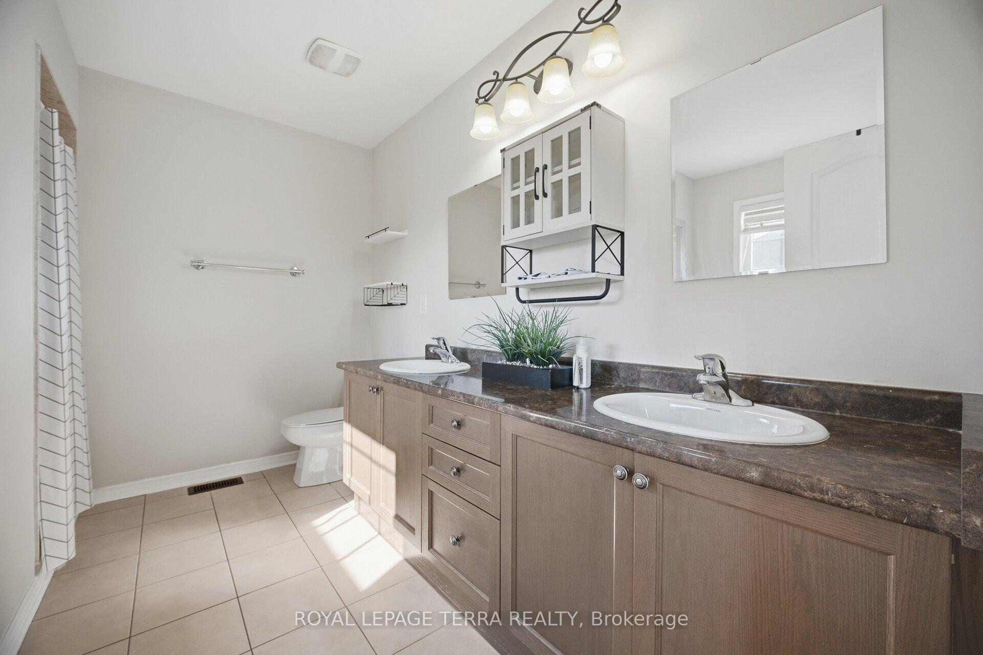 Photo 25 of 86 Edwin Carr Street, Clarington, Bowmanville — HOMEH