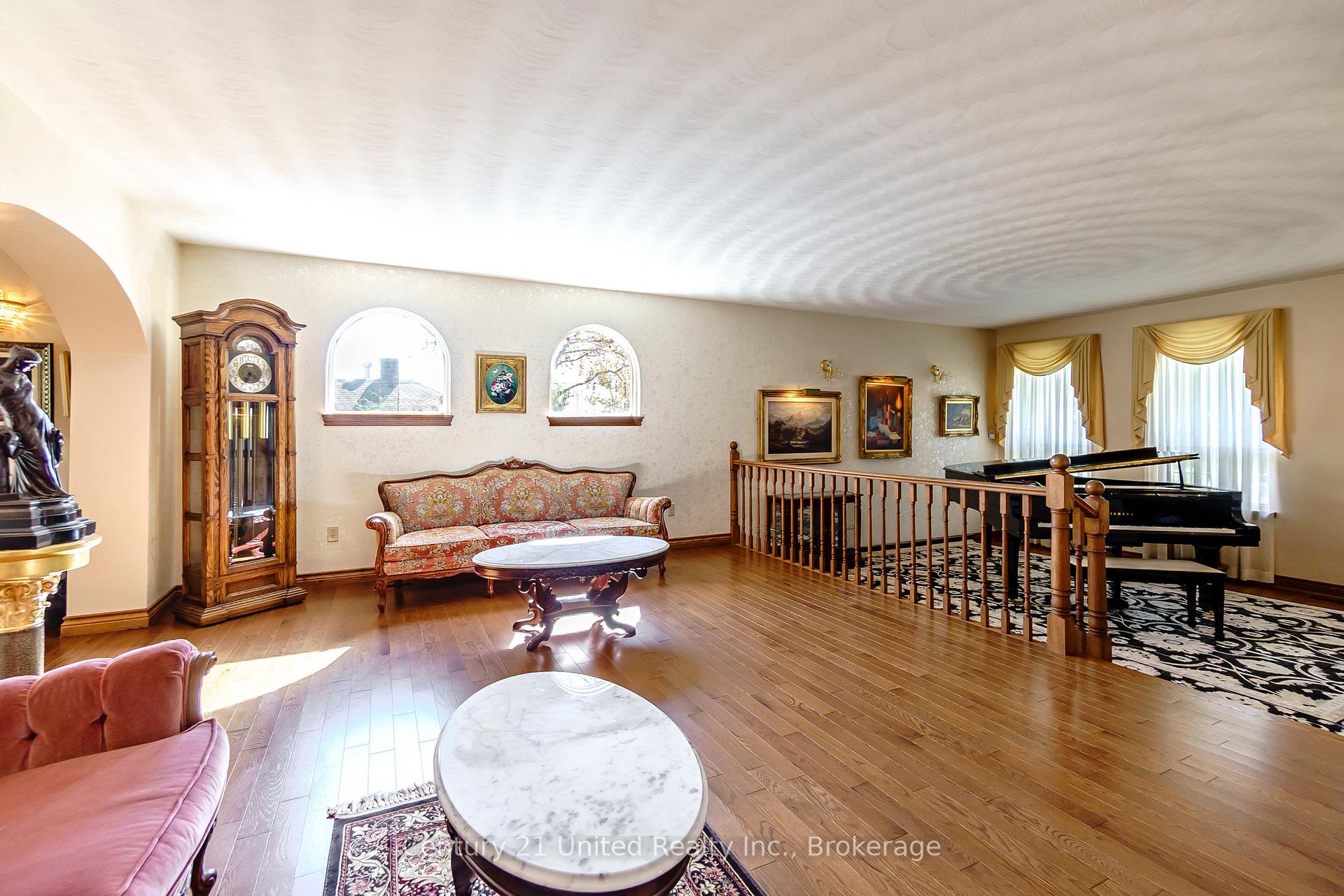 Photo 7 of 136 Wallis Drive, Peterborough, Monaghan Ward 2 — HOMEH