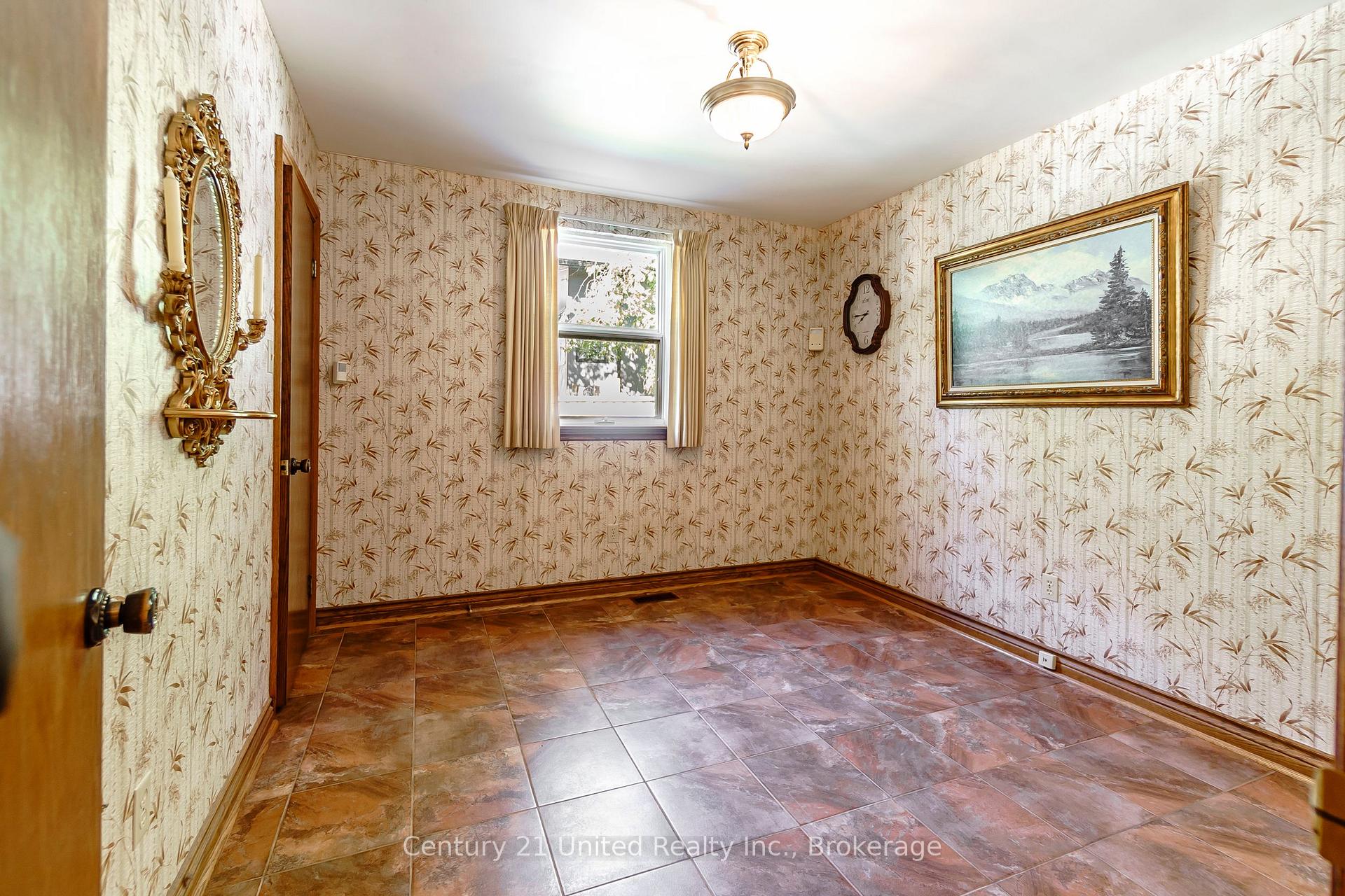 Photo 18 of 136 Wallis Drive, Peterborough, Monaghan Ward 2 — HOMEH