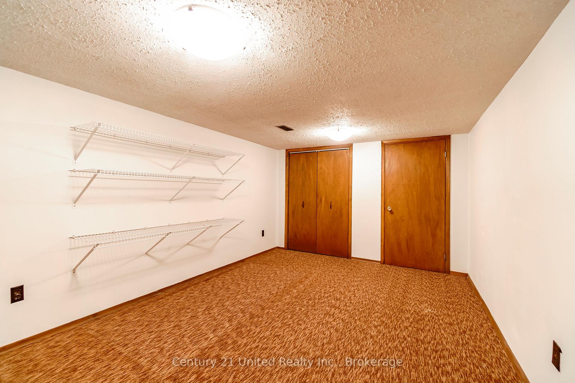 Photo 36 of 136 Wallis Drive, Peterborough, Monaghan Ward 2 — HOMEH