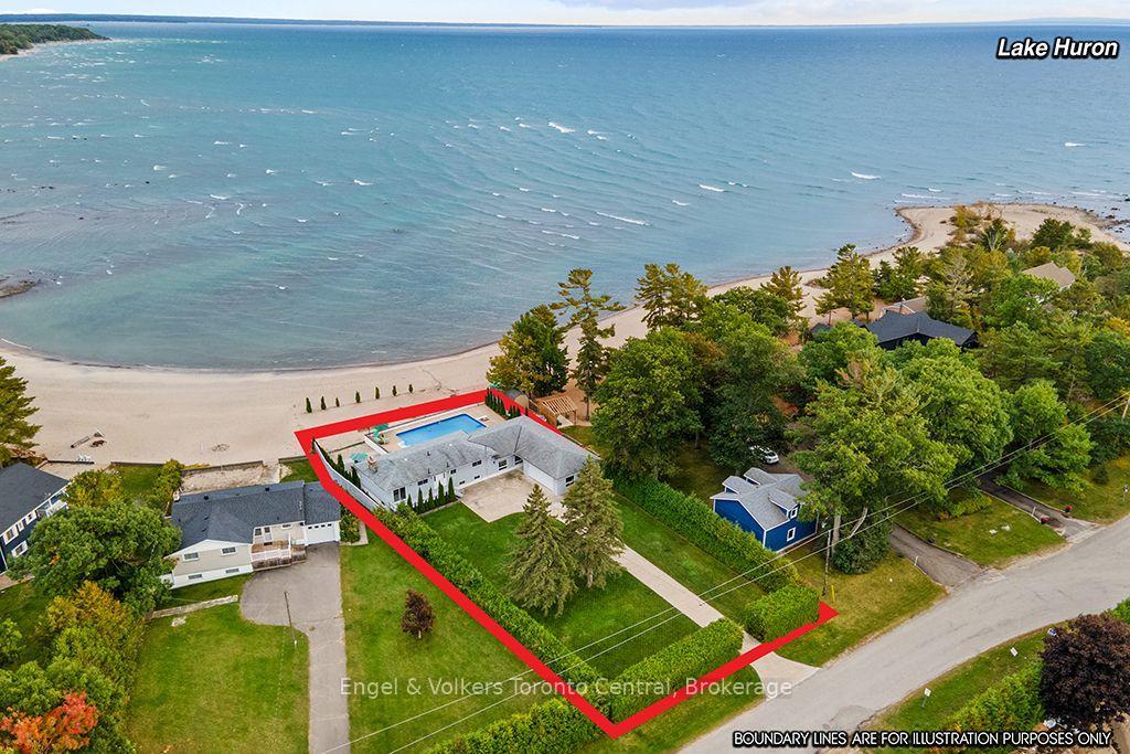 Photo of 1420 Tiny Beaches Road N