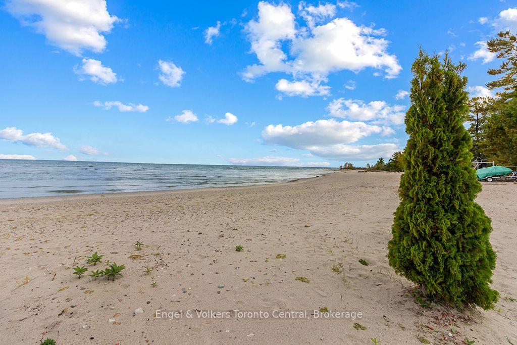 Photo 4 of 1420 Tiny Beaches Road N, Tiny, Rural Tiny — HOMEH