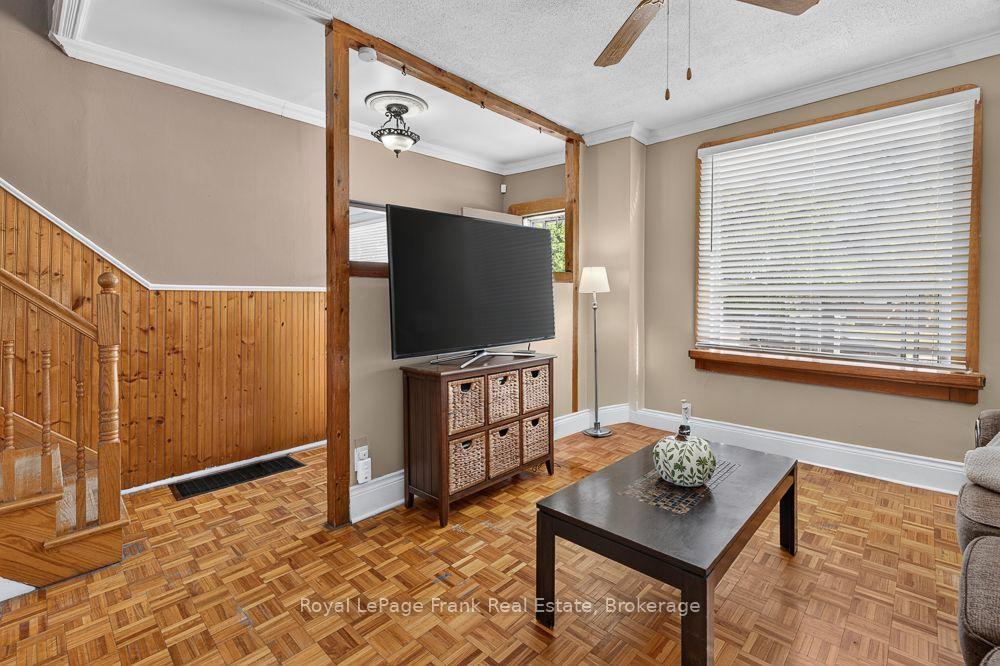 Photo 5 of 72 Twenty Second Street, Etobicoke, Long Branch — HOMEH