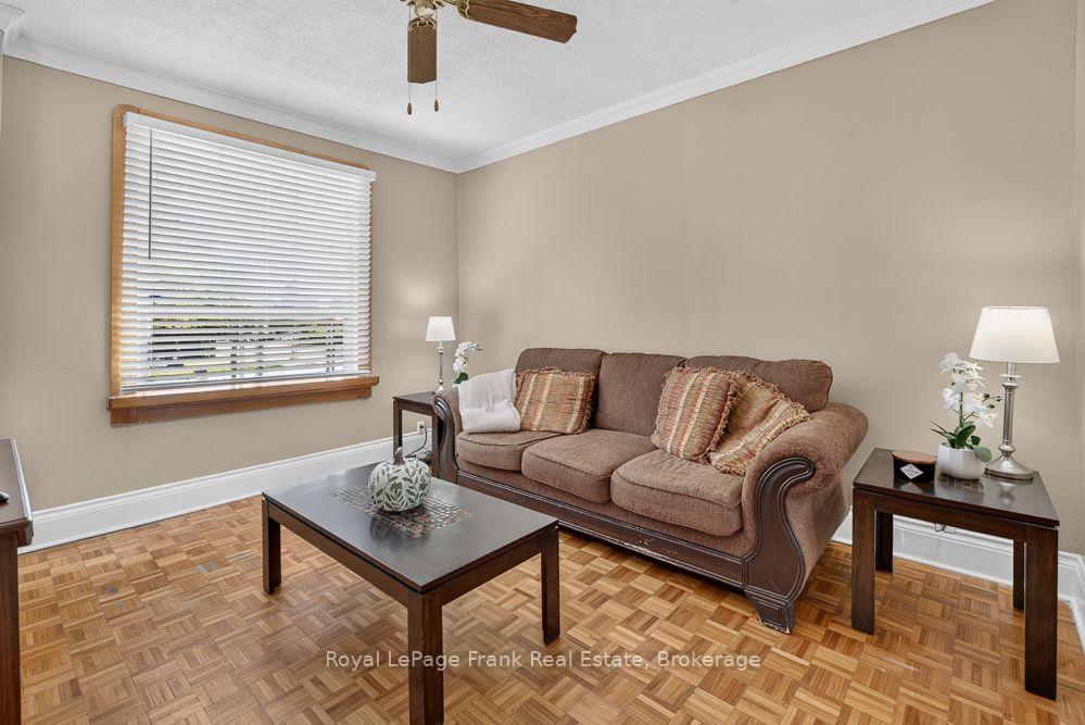 Photo 4 of 72 Twenty Second Street, Etobicoke, Long Branch — HOMEH