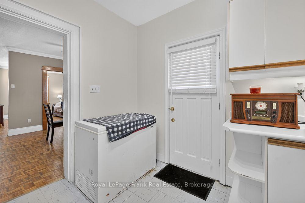 Photo 15 of 72 Twenty Second Street, Etobicoke, Long Branch — HOMEH