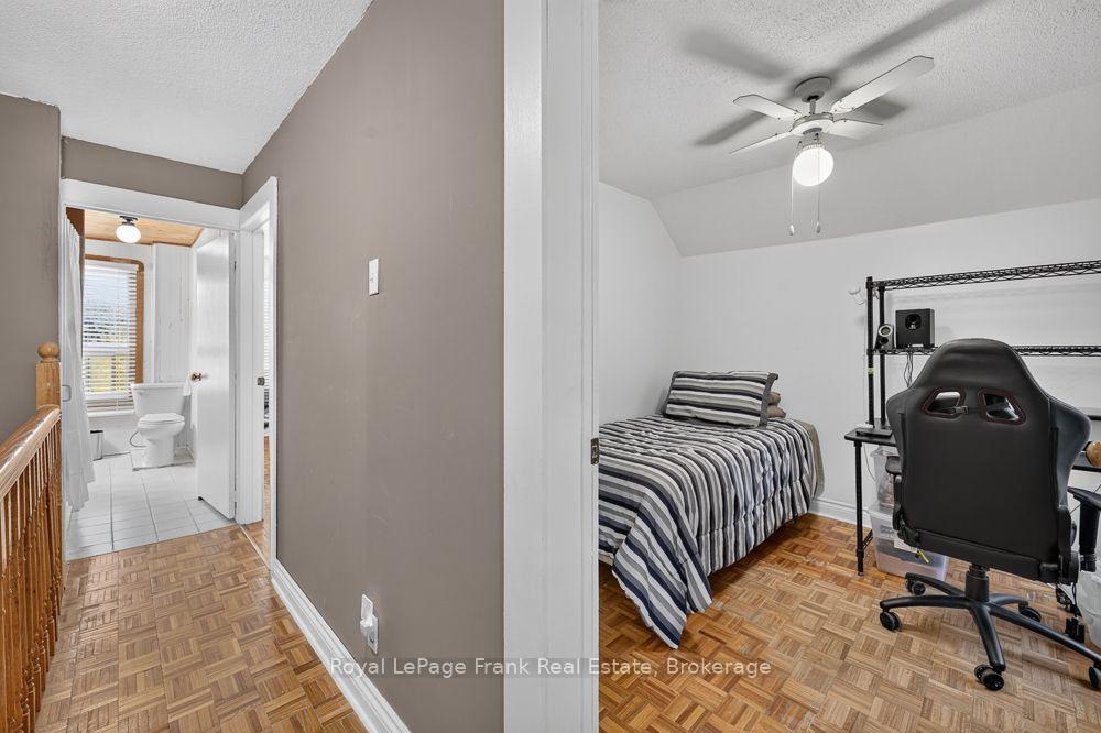 Photo 17 of 72 Twenty Second Street, Etobicoke, Long Branch — HOMEH