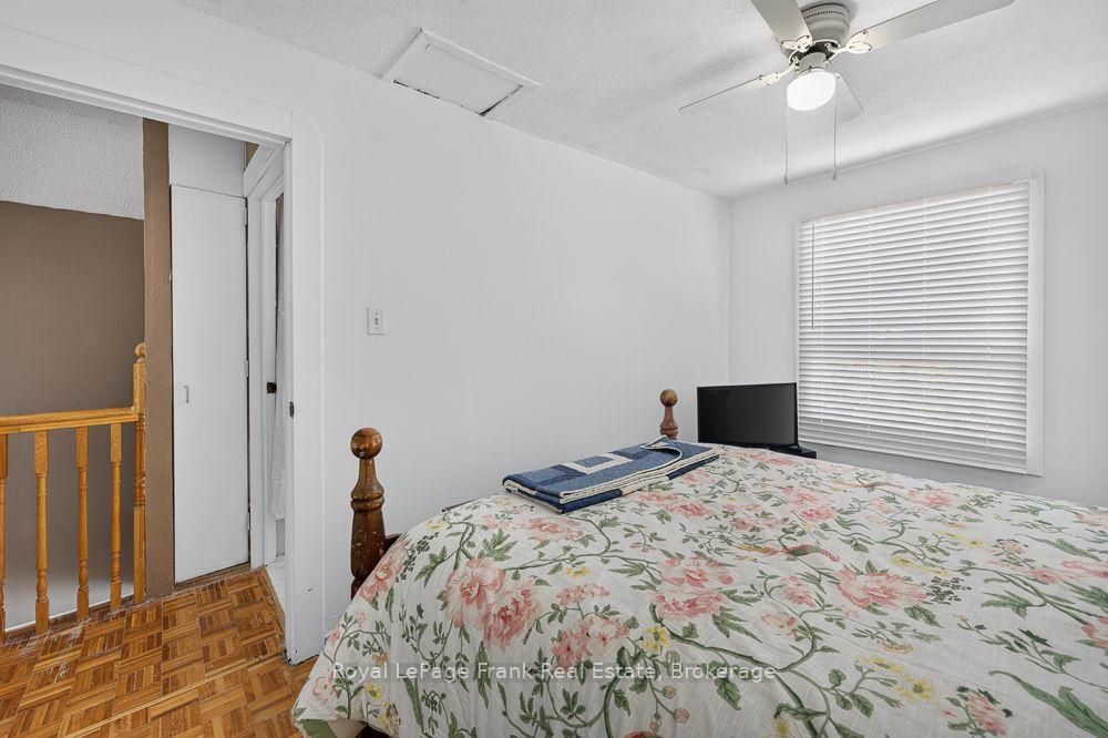 Photo 19 of 72 Twenty Second Street, Etobicoke, Long Branch — HOMEH