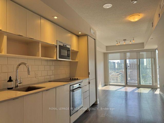 Photo 5 of Unit 2010, 89 Mcgill Street, Toronto, Church-Yonge Corridor — HOMEH
