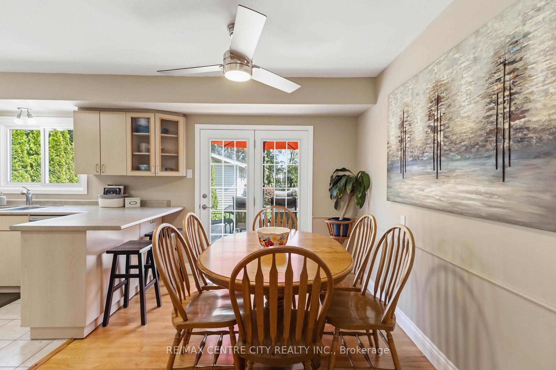 Photo 12 of 639 Dunboyne Crescent, London, North H — HOMEH