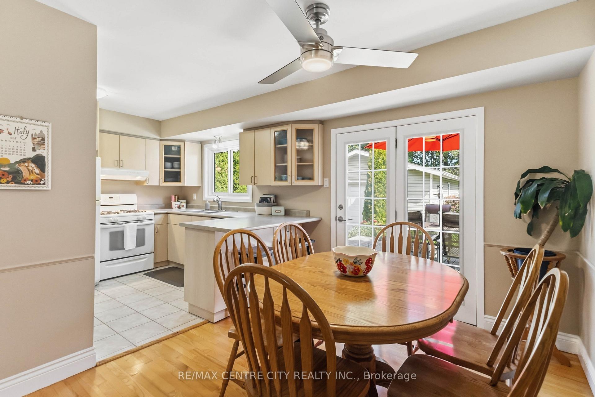 Photo 13 of 639 Dunboyne Crescent, London, North H — HOMEH