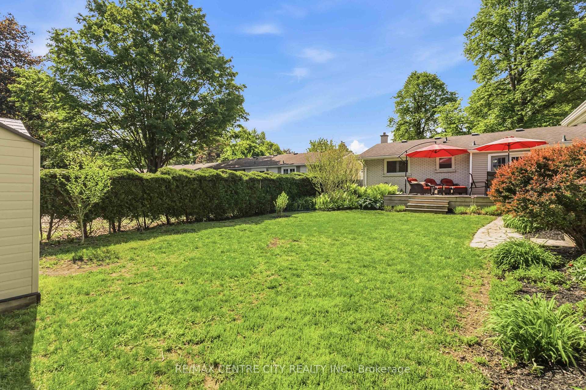 Photo 43 of 639 Dunboyne Crescent, London, North H — HOMEH