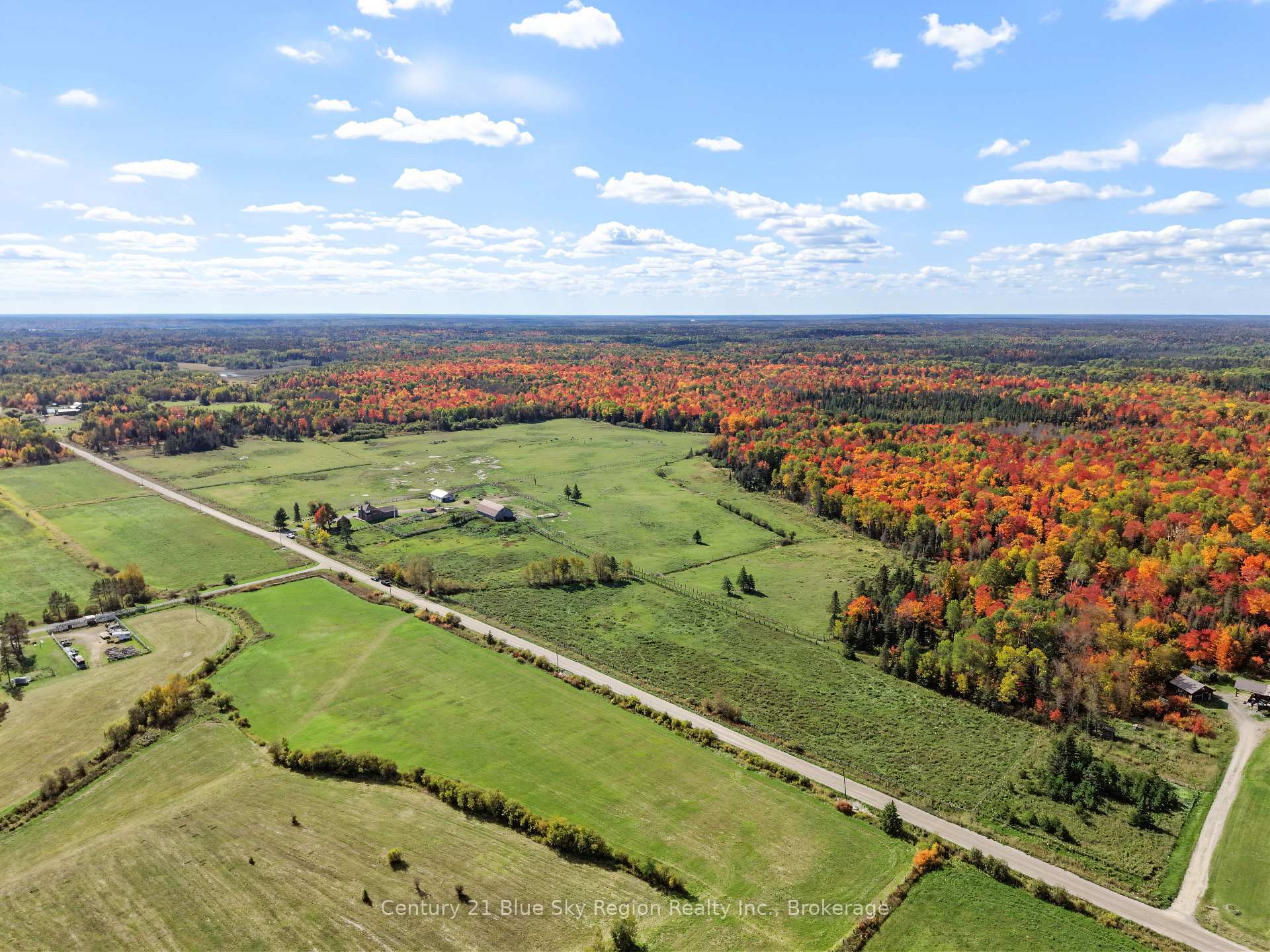 Photo 3 of 1383 Rabbit Trail Road, Markstay-Warren — HOMEH