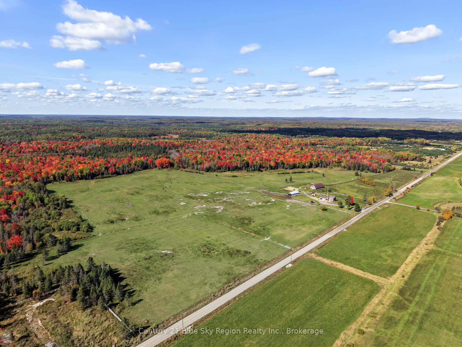 Photo 5 of 1383 Rabbit Trail Road, Markstay-Warren — HOMEH