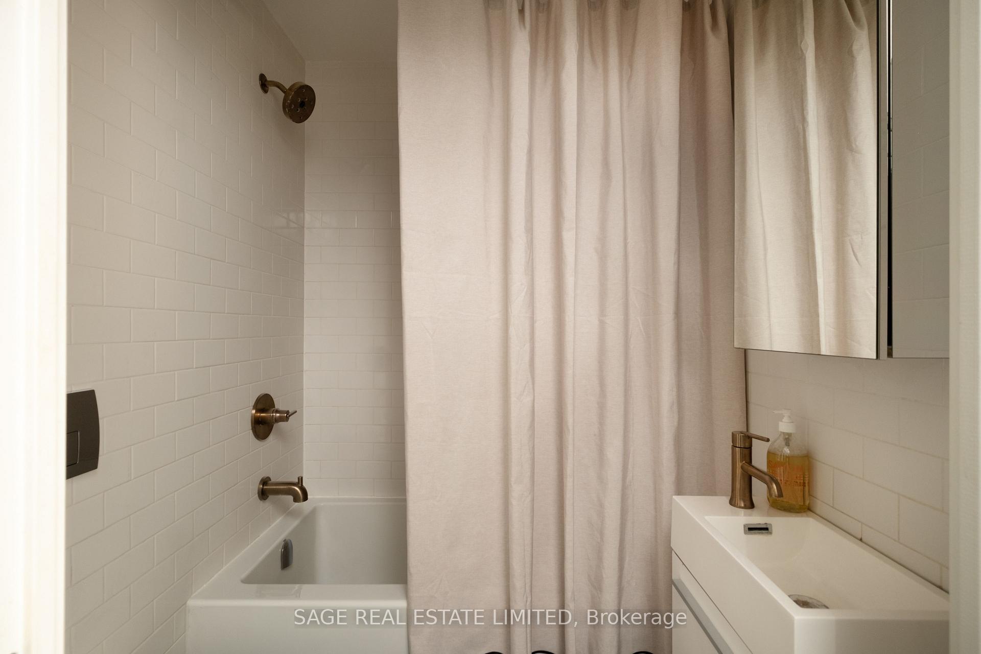 Photo 6 of Unit 204, 106 Dovercourt Road, Toronto, Trinity-Bellwoods — HOMEH